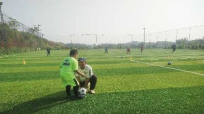 SSB Jingga 877 Berikan Teknik Dasar Dalam Kuasai Bola