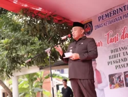 Bentuk Kepedulian Kepada Petani, Walikota Depok Serahkan 5.000 Bibit Cabai