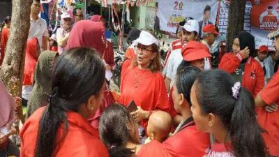 Jalan Sehat di Mekarsari, Wiwin Veronica Widarini: Sebagai Mahluk Sosial, Kita Berikan Kontribusi