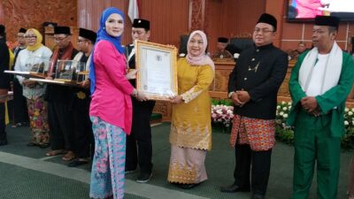 Aktif di DPRD Depok, Juanah Sarmili Raih Penghargaan BKD Award 2023