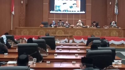 Tak Datang Sidang Paripurna, Mohammad Idris ‘Ciut’