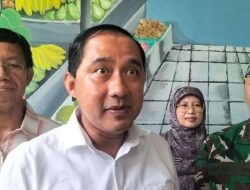Pastikan Stabilitas Harga Sembako, Chandra Rahmansyah Sidak Pasar Cisalak