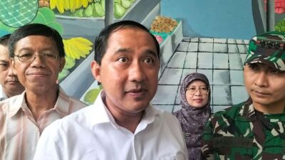 Pastikan Stabilitas Harga Sembako, Chandra Rahmansyah Sidak Pasar Cisalak