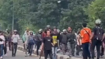 Dua Kelompok Massa Bertikai Gegara Motor