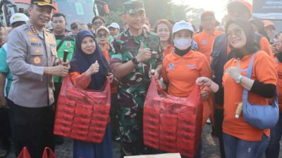 Pastikan Kondisi Fisik Buruh dalam Keadaan Prima, Kapolres dan Dandim 0508 Depok Berikan Pelayanan Kesehatan