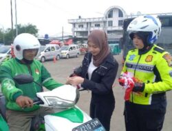 Sambut HUT RI Ke 80, Satlantas Polres Metro Depok Sebar Bendera Merah Putih