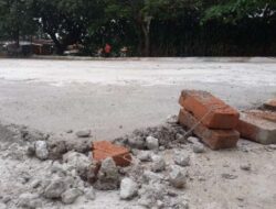 Diduga Aspirasi Anggota DPRD Depok, Lapangan Futsal Taman Merdeka 2 Hancur Akibat Diperbaiki