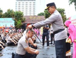 195 Personel Polres Depok Naik Pangkat pada Penghujung Tahun 2025