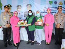 Kapolres Metro Depok dan Ketua Bhayangkari Kunjungi Pos Pam Ops Ketupat Jaya 2026