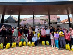 Berbagi Berkah di Bulan Ramadan, Fanny Fatwati Putri Salurkan Ribuan Sembako untuk Janda, Dhuafa dan Yatim