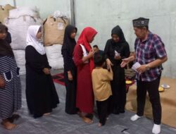 HUT Tenoplast Diwarnai Santunan Anak Yatim dan Dhuafa